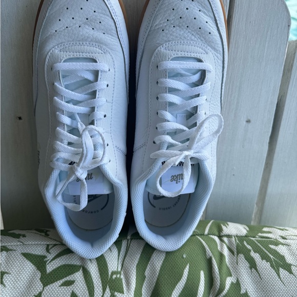 Men’s Nike Court Shoes - Picture 6 of 10